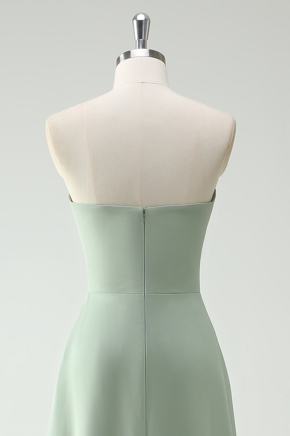 Robe longue bustier vert sauge, A-ligne avec fente et volants – demoiselle d’honneur